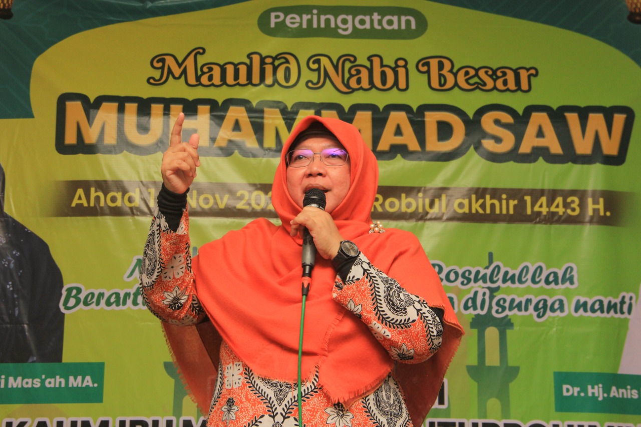 Anis Semangati Kaum Ibu Turut Membangun Masyarakat dengan Menebar Kebaikan